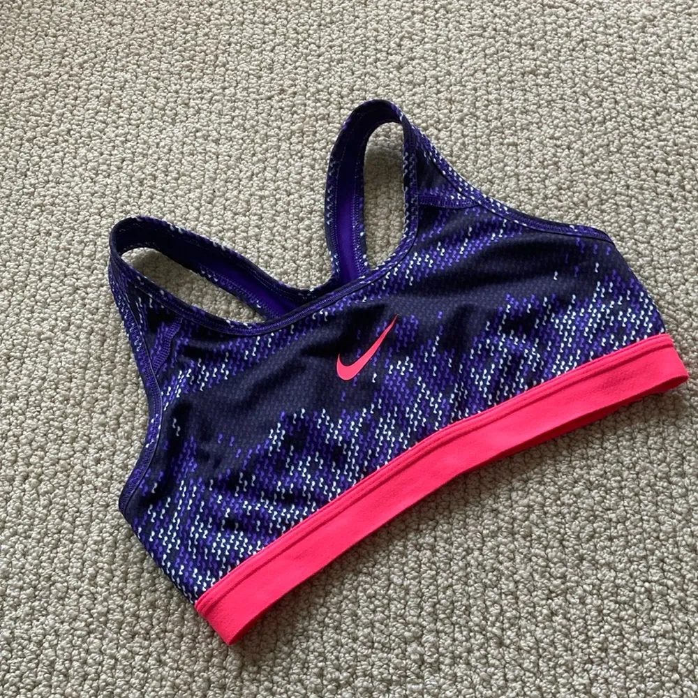 NIKE PRO Graphic DRI-Fit Sports Bra Medium Support Special Edition Small VEUC - Image 2