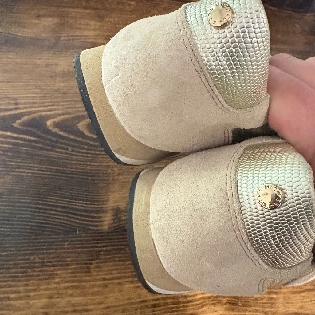 Michael‎ Michael Kors Gold Sneakers Size 8.5 - Image 11