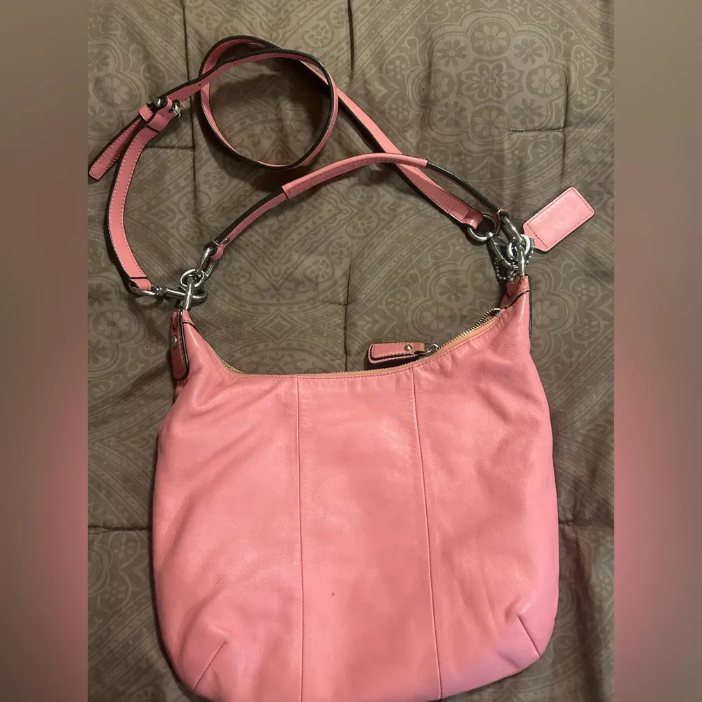 Coach  Pink Leather Shoulder Bag with Adjustable Strap - Image 3