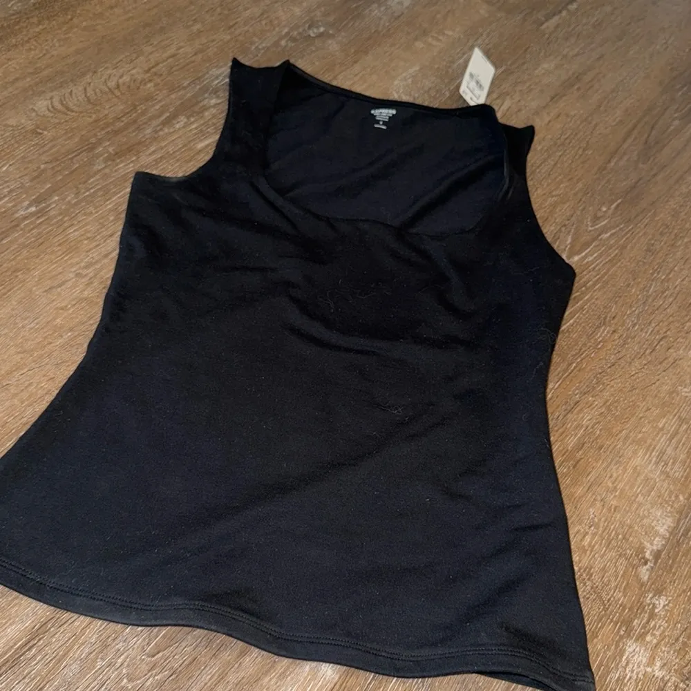 NWT Body Contour Stretch Cotton Scoop Neck Tank - Image 4