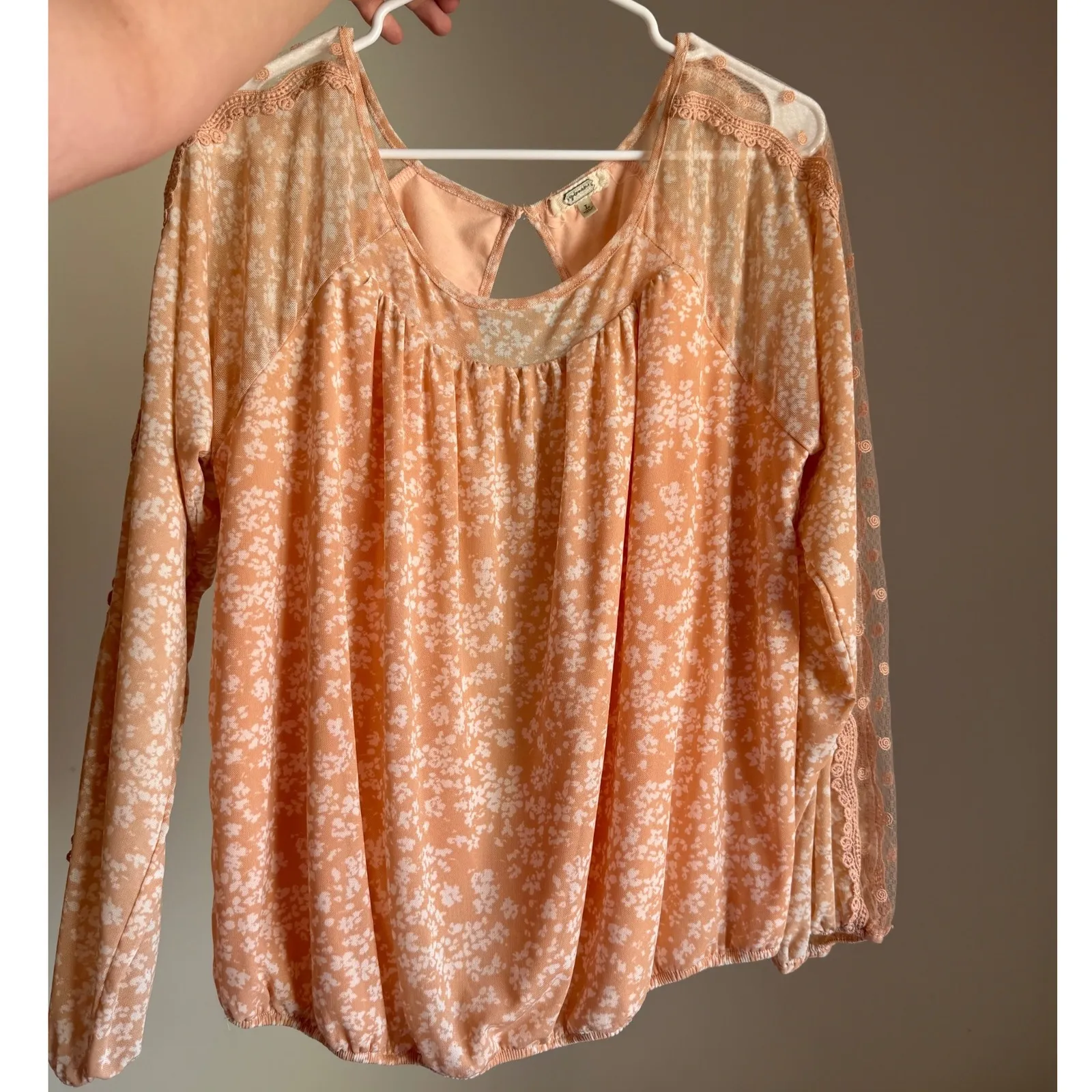 Gimmick BKE sz L Womens Pink Sheer Puff Sleeve Lace Keyhole Back Blouse Top Boho - Image 7