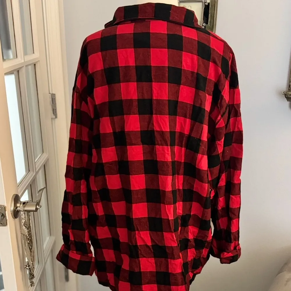 Wondershop at Target Men’s Red and Black Plaid Flannel Sleepwear Button-… - Image 8