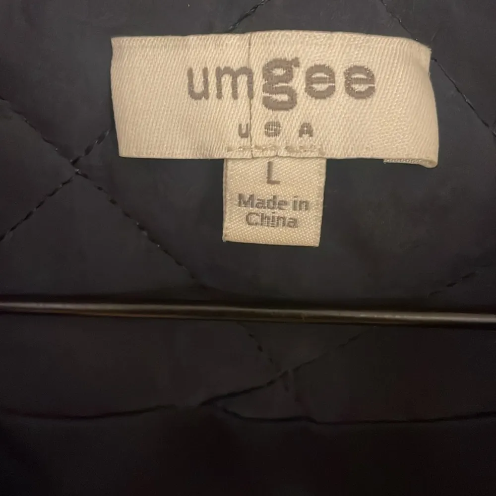 Umgee Women’s navy blue vest size large. - Image 3