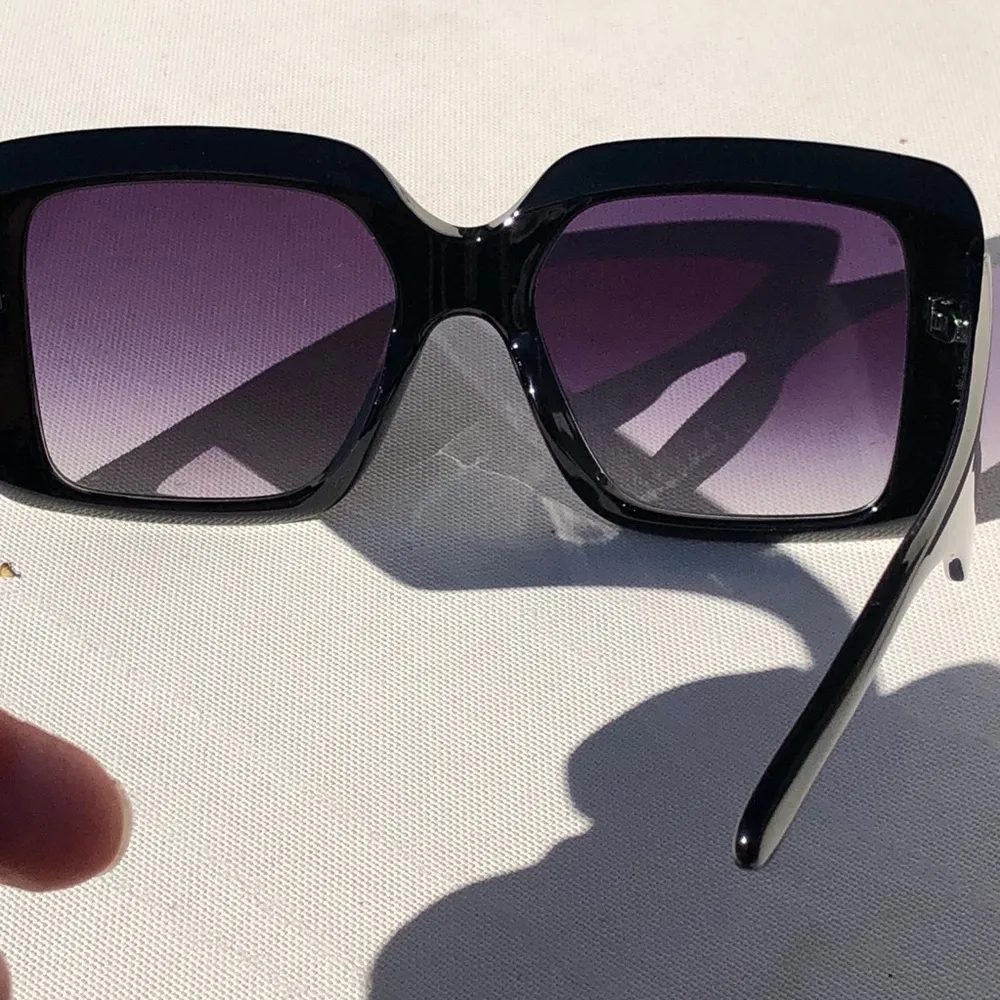 NEW Oversized Square Frame Gradient Sunglasses OT48444 Black - Image 6
