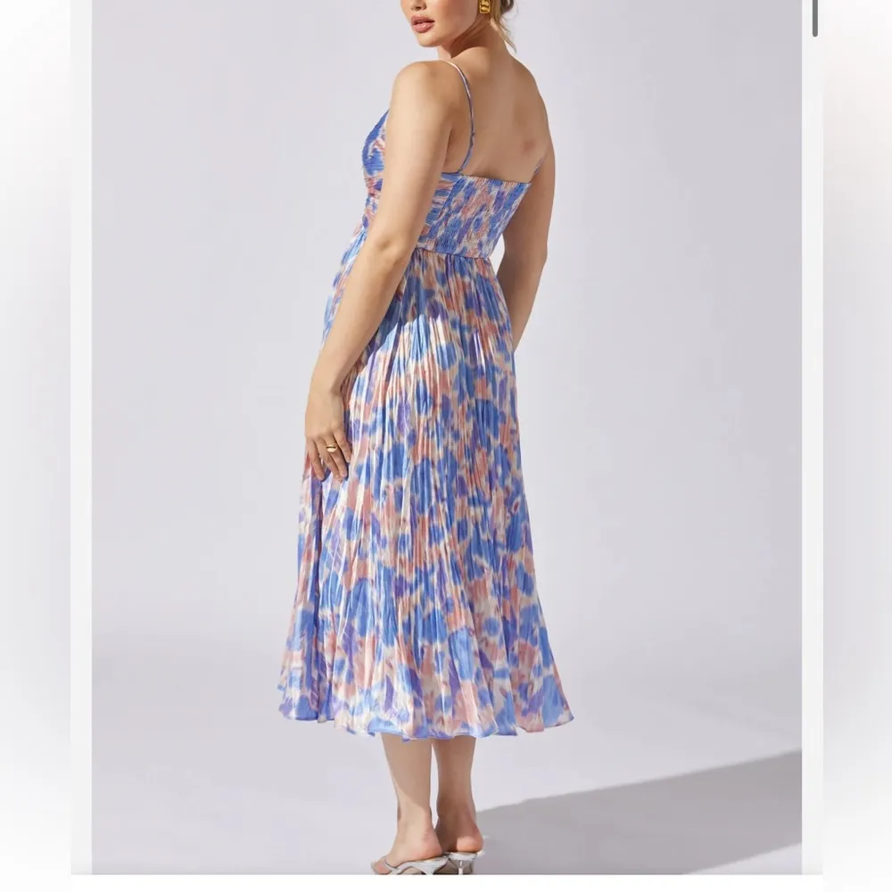 -Pleated Floral Midi Dress - Image 3