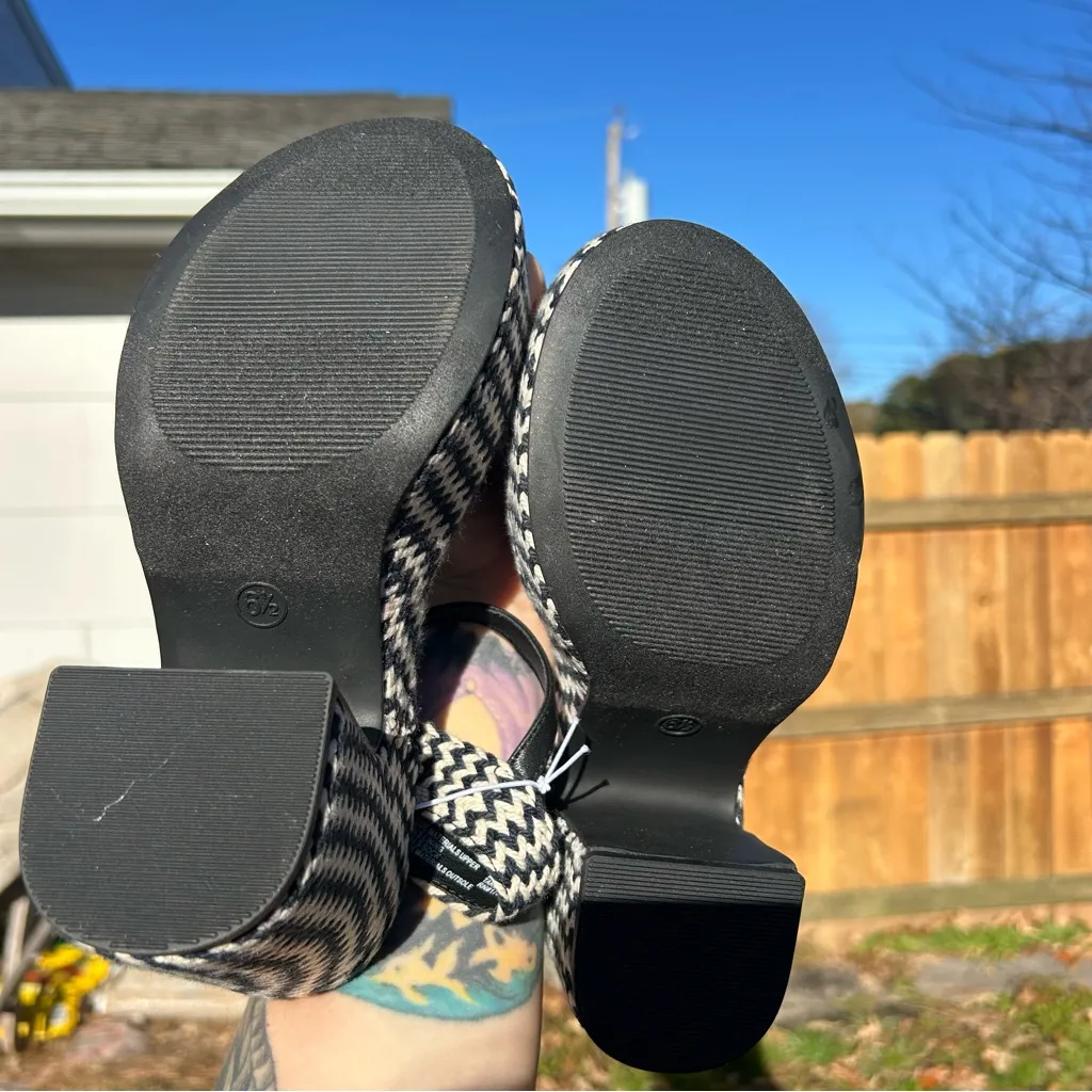 Women's Madeline Woven Platform Sandal universal thread size 6.5 zigzag summer - Image 9