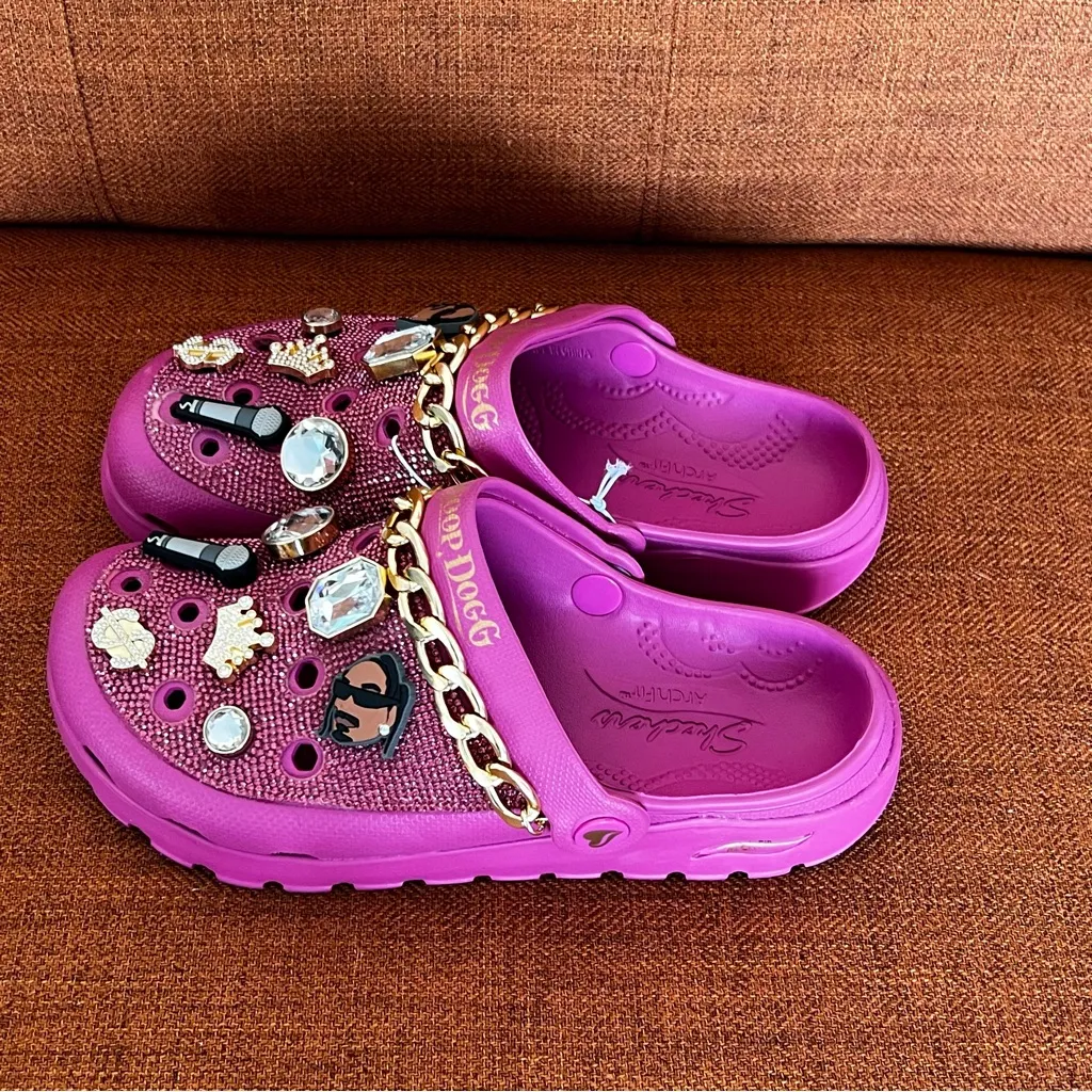 SKECHERS NEW Women’s Snoop Dogg Rollin N Gold Clog Size 8 #B1831A - Image 4