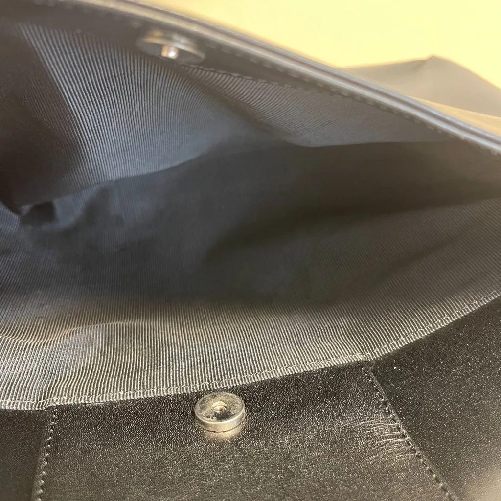 Givenchy Vintage Whip Leather Shoulder Bag - Black - Preowned - Image 3