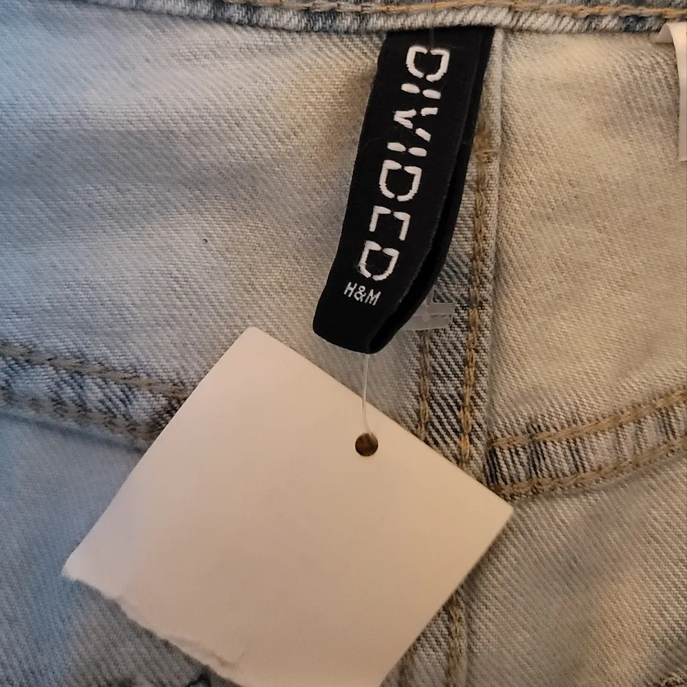 NWT! Divided Light Wash Distressed Raw Hem Skirt 8 - Image 2