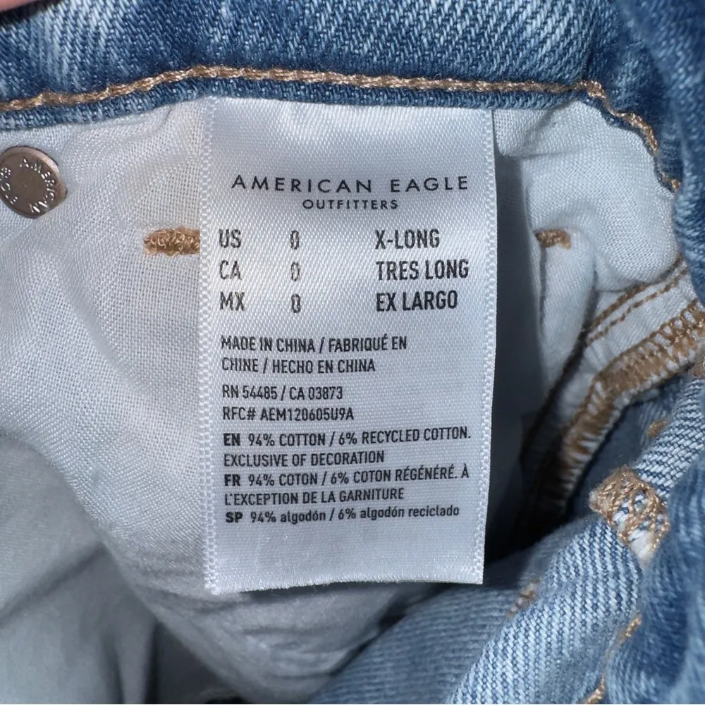 American Eagle Woman's Medium Wash High Rise Mom Jean size 0 X-Long - Image 7