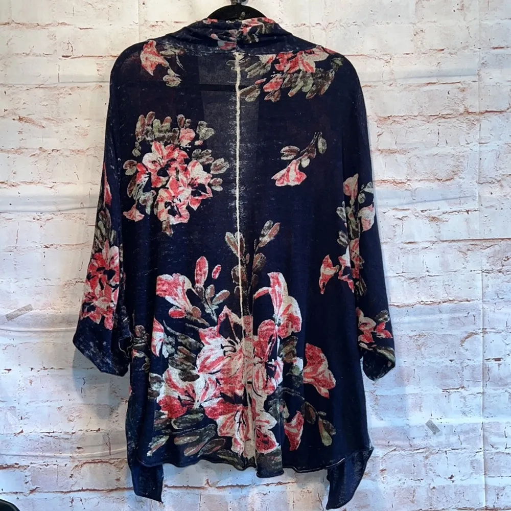 Knitted and Knotted Anthopologie batwing sleeve open cardigan floral M collared - Image 9