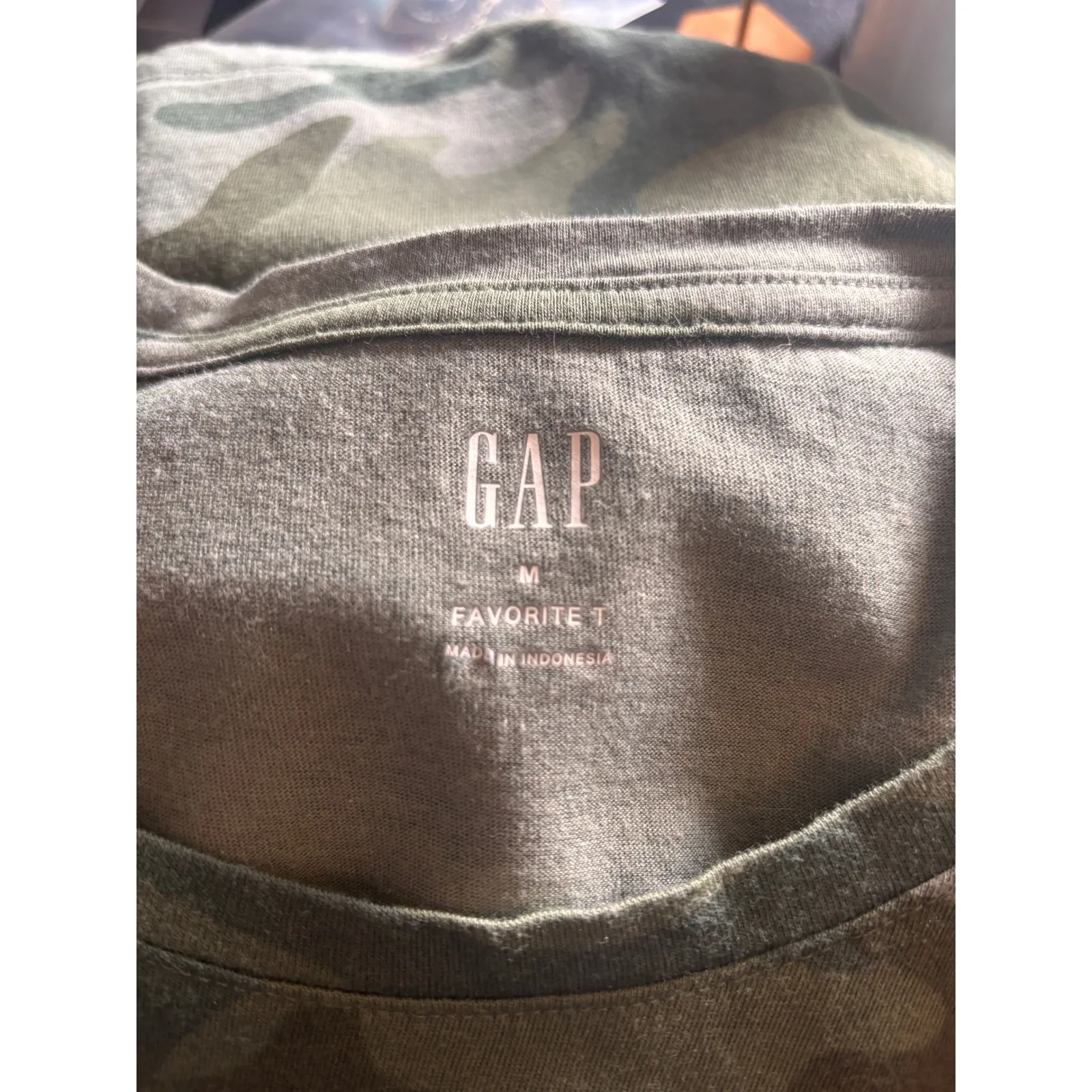 GAP Green Camo Favorite TShirt Women's Size M Short Sleeve Crew Neck Casual - Image 3