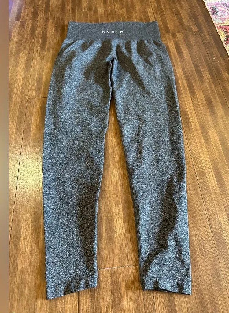 NVGTN charcoal grey seamless leggings 25” size medium like new - Image 5