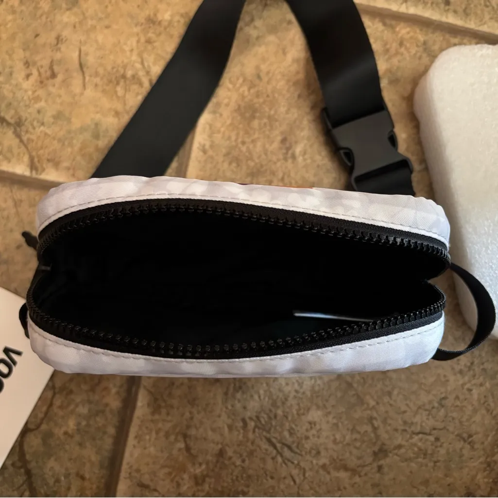 NWT Vooray Quinn Belt Bag - Image 3