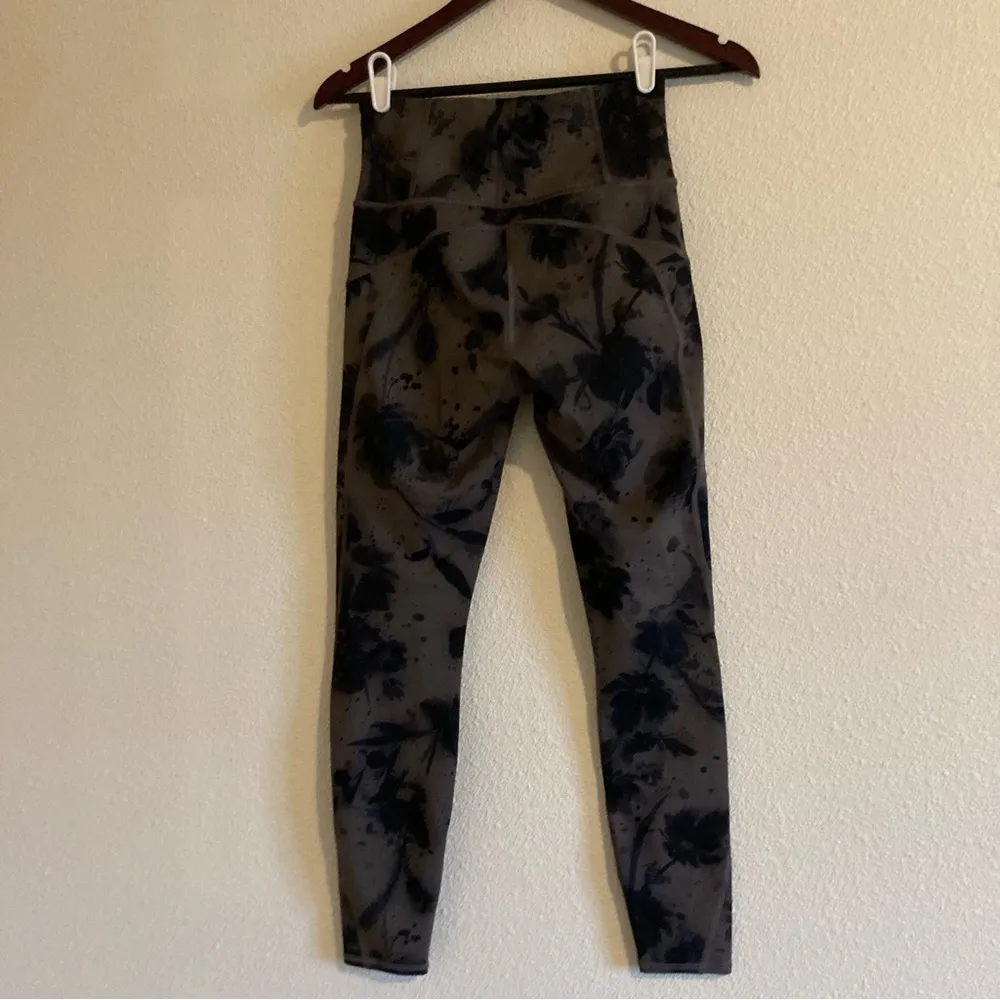 Athleta Women's Brown Floral Rainier Reflective Tight High Rise Leggings Size XS - Image 10