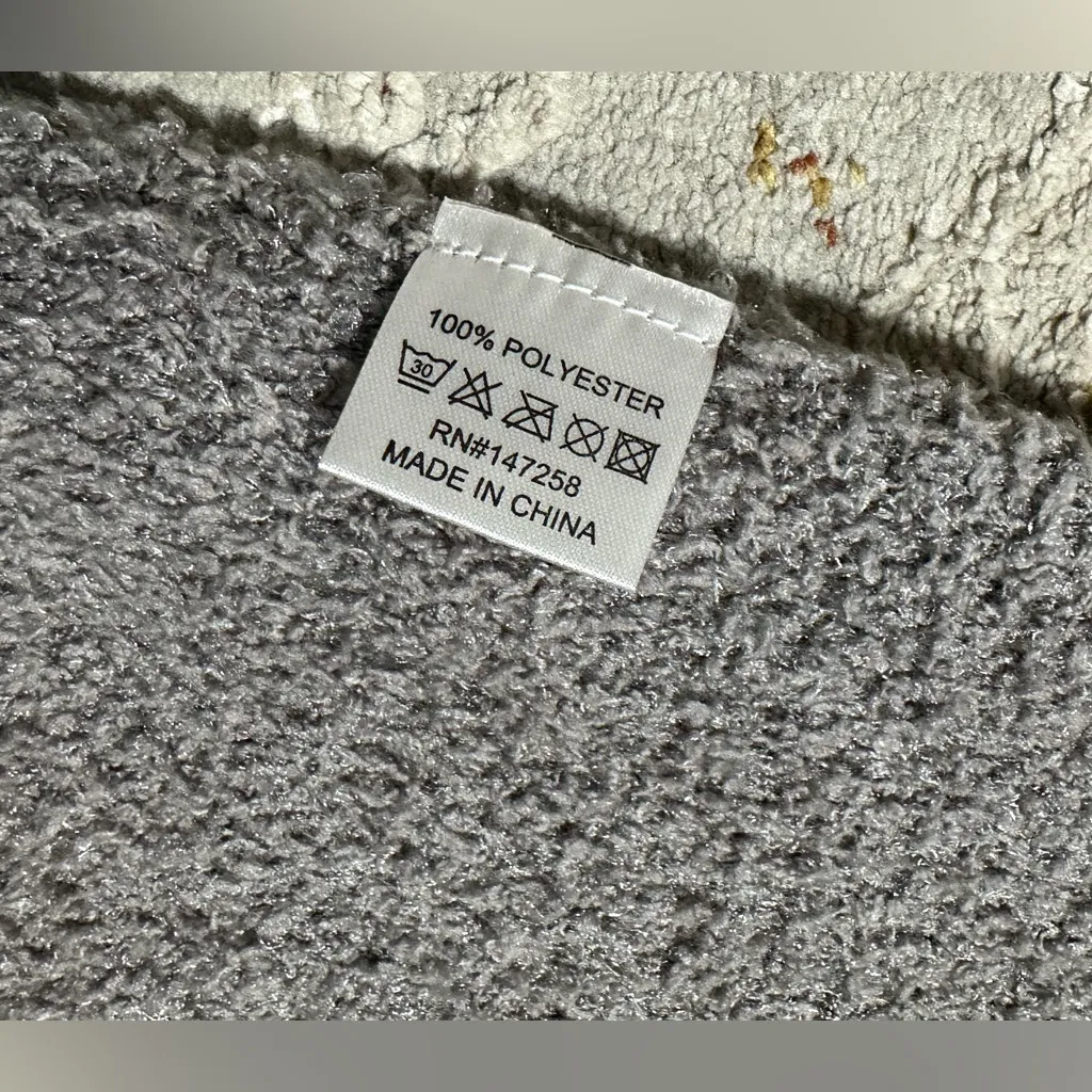 SIMPLY SOUTHERN soft & fuzzy gray scarf NWT - Image 4