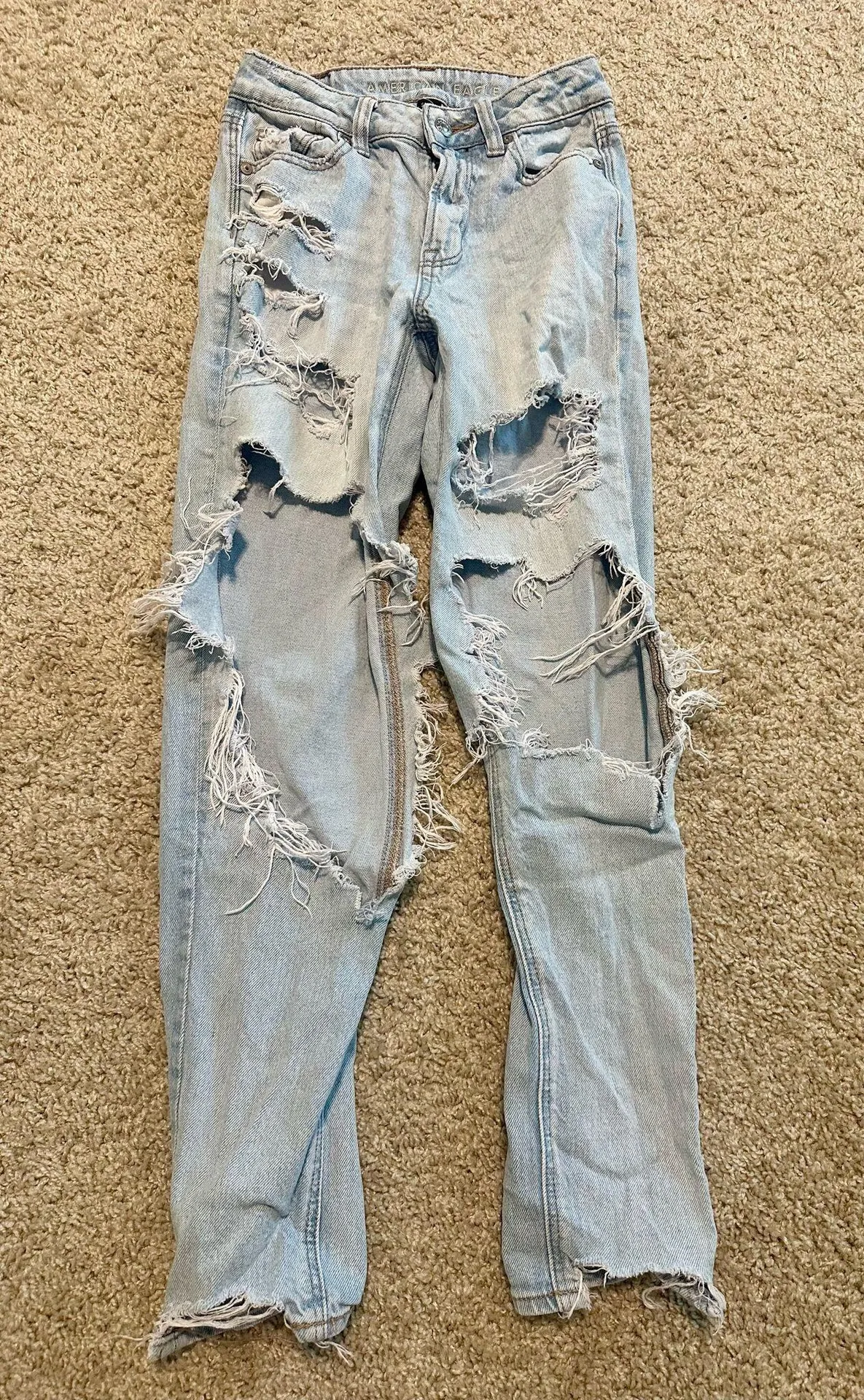 American Eagle Mom Jeans - Image 3