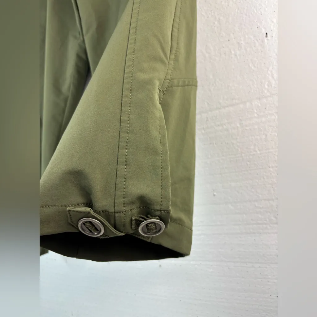 REI 6 Gorpcore Capri Pocketed Hiking Pants in Green - Image 6