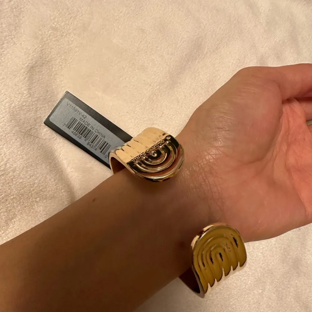 Vince Camuto bracelet bangle - Image 5