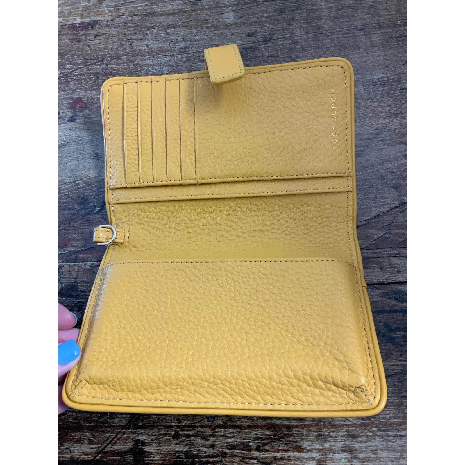 Tory‎ Burch Britten Wallet - Image 3