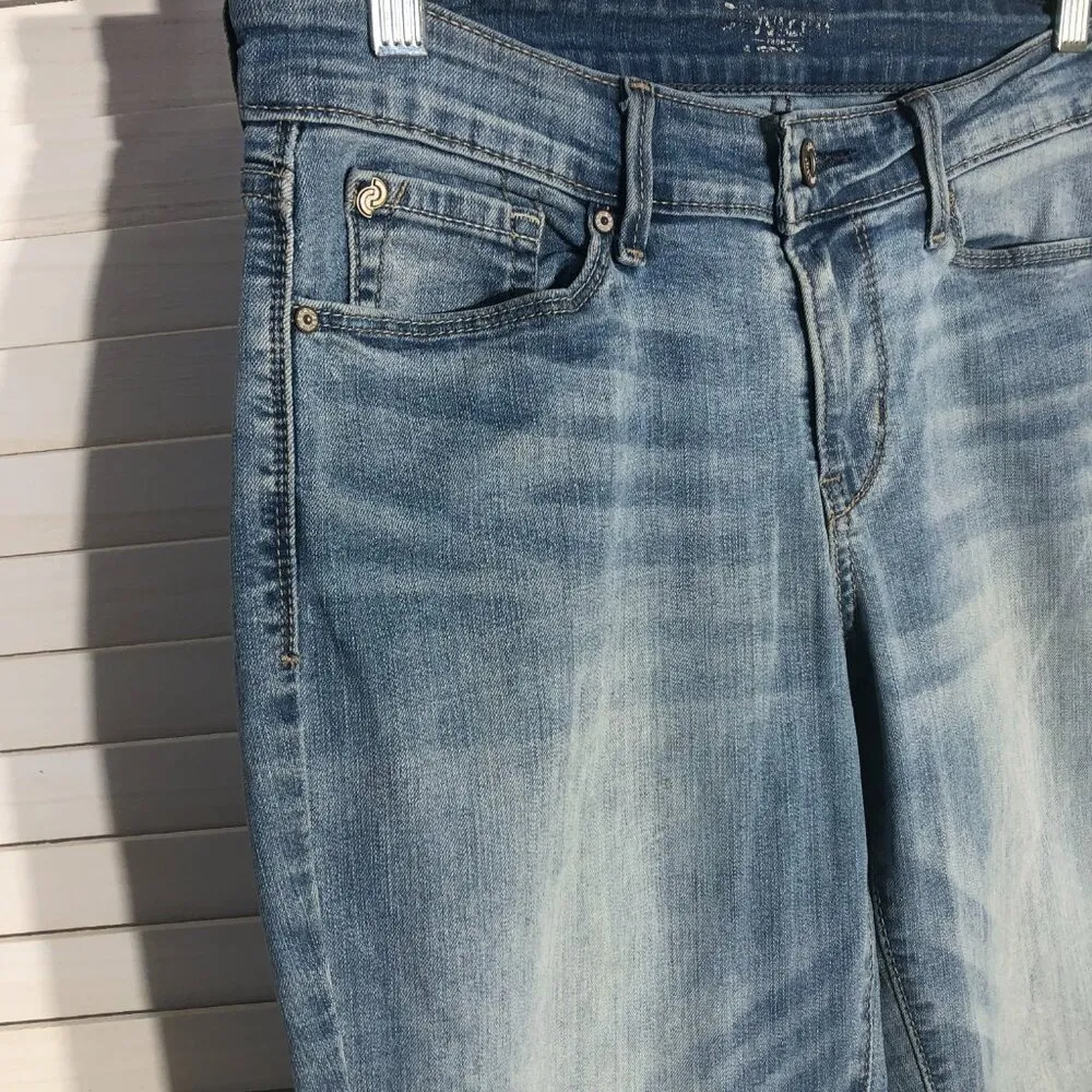 Levi's Denizen Light Blue Stretchy Skinny Jeans Size 28 - Image 3