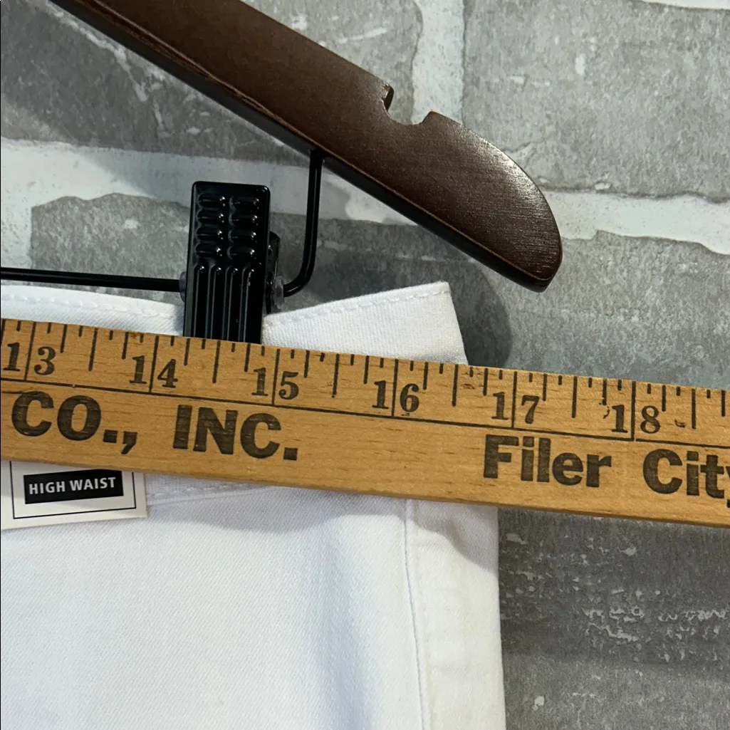 Judy Blue White Flare & Wide Leg Jeans Women’s Size 13/31 NWT - Image 8