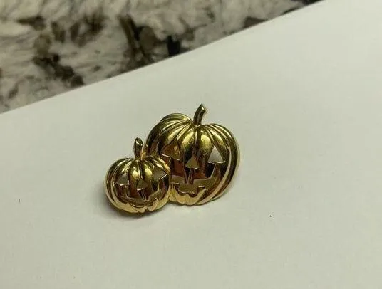 Signed Avon Lapel / Tie Tack Pin Gold Tone - Halloween Jack O Lantern - Image 1