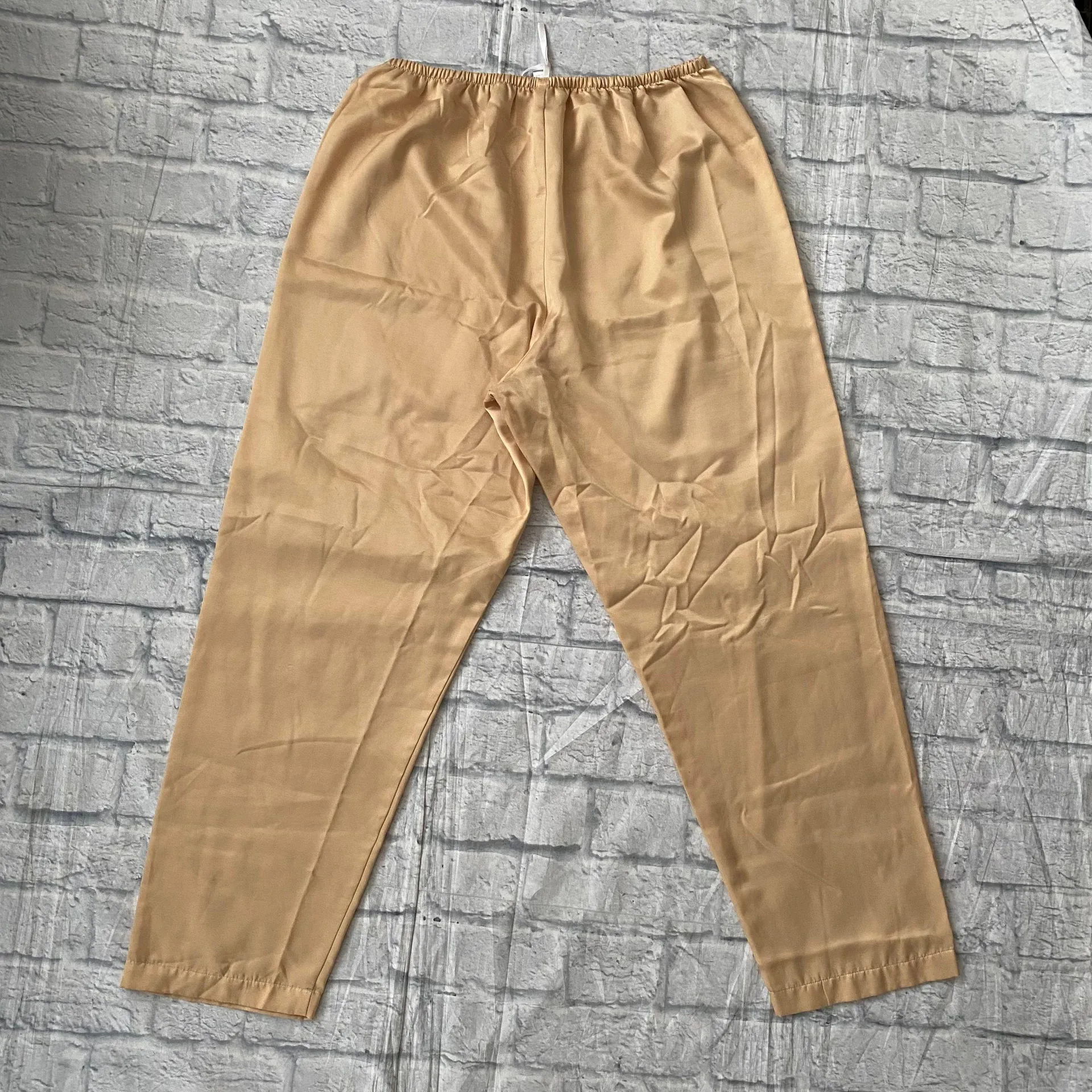 Carole Hochman New York women L pull-on pants and Longsleeve pajama set gold - Image 4