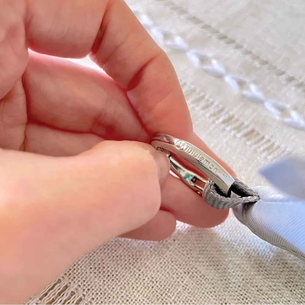 Lululemon 🩶 Silver Drop Clippable Card Pouch🩶 - Image 12