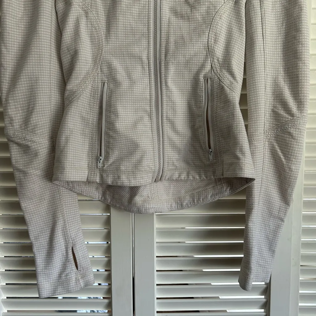 Lululemon Forme Jacket Size 4 Dune White Gingham Full Zip Athletic - Image 5