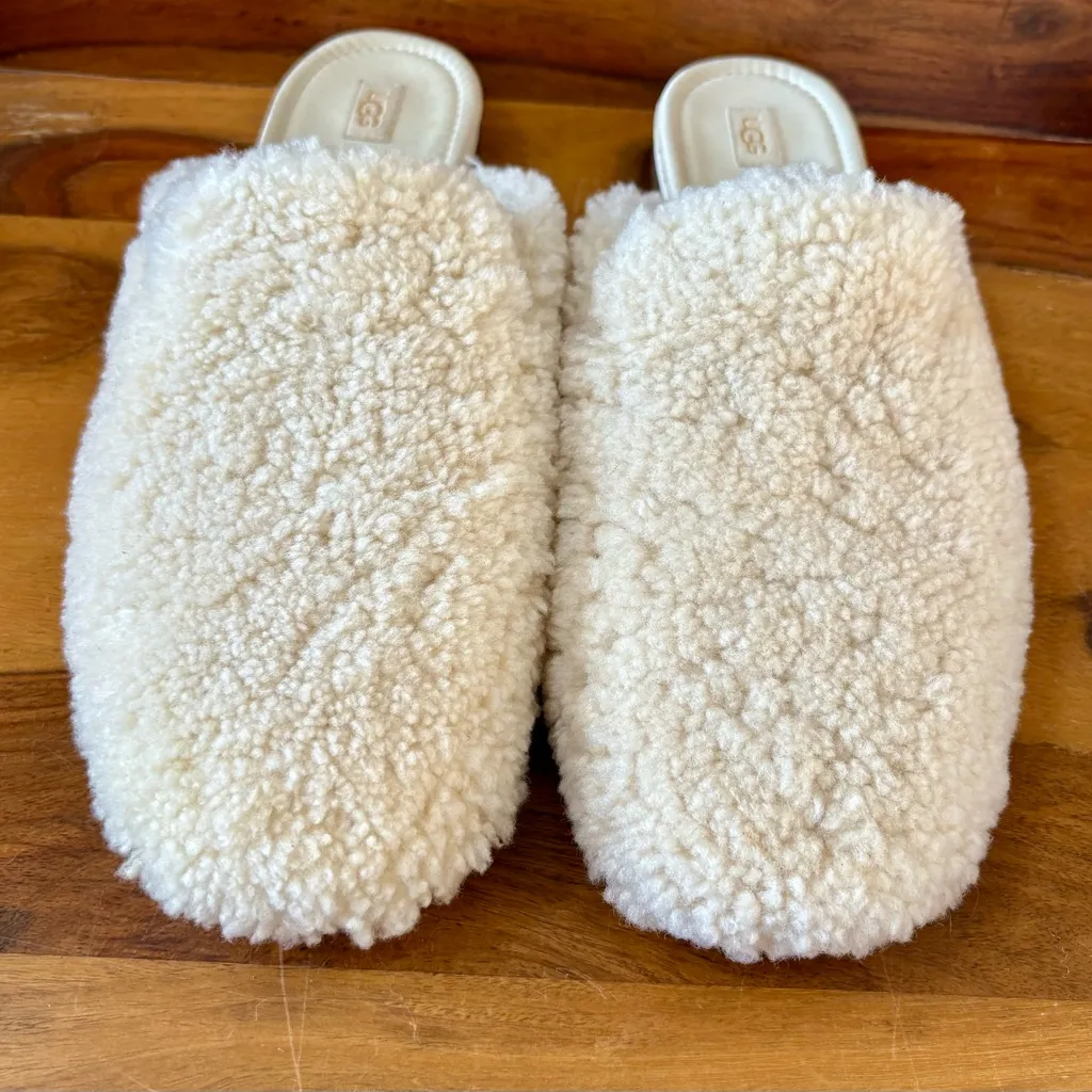 UGG Janaya Cozy Sherpa Mule Slide - Image 2