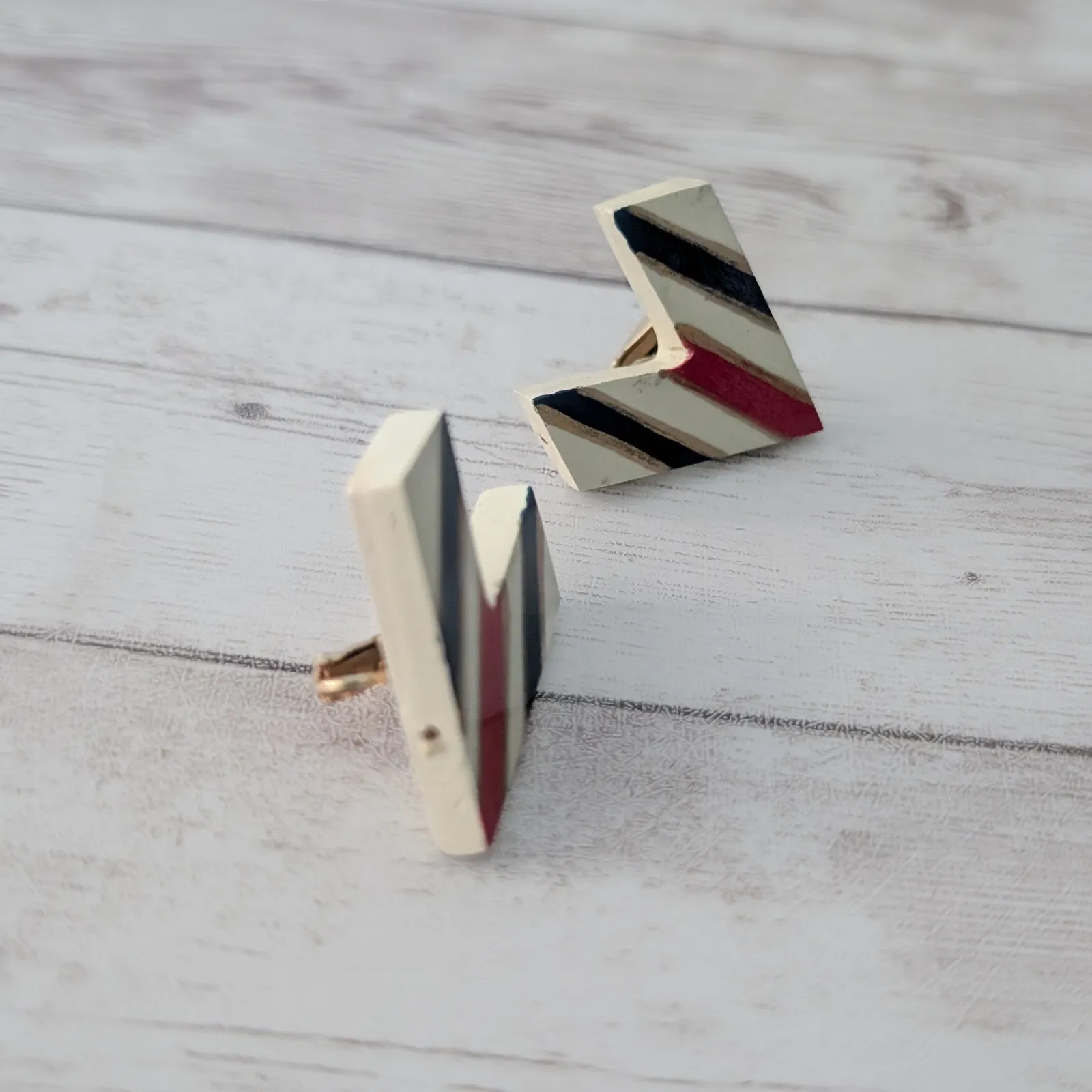 Vintage Clip On Earrings Large Chevron? Cream, Red, Dark Blue, Gold Tone - Image 4