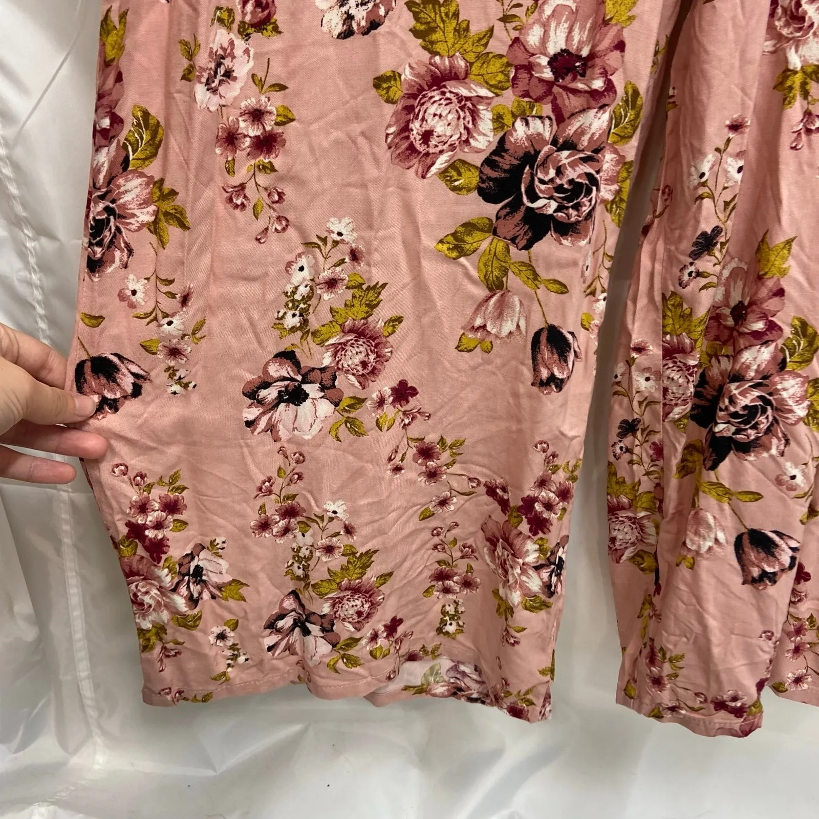 NEW Xhilaration women's mauve pink old rose ruffle v-neck lightweight jumpsuit L - Image 4