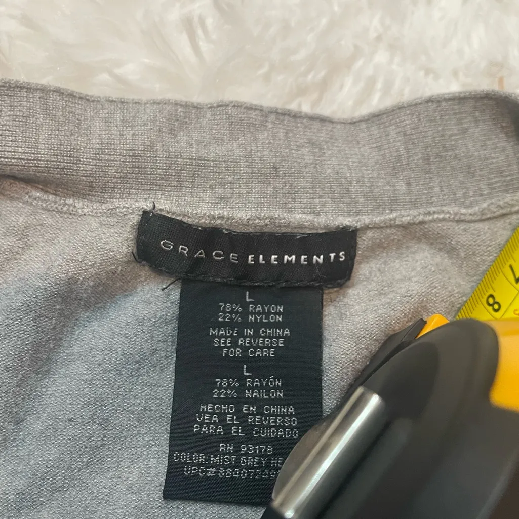 Grace Elements gray v-neck cardigan sweater womans size large - Image 4