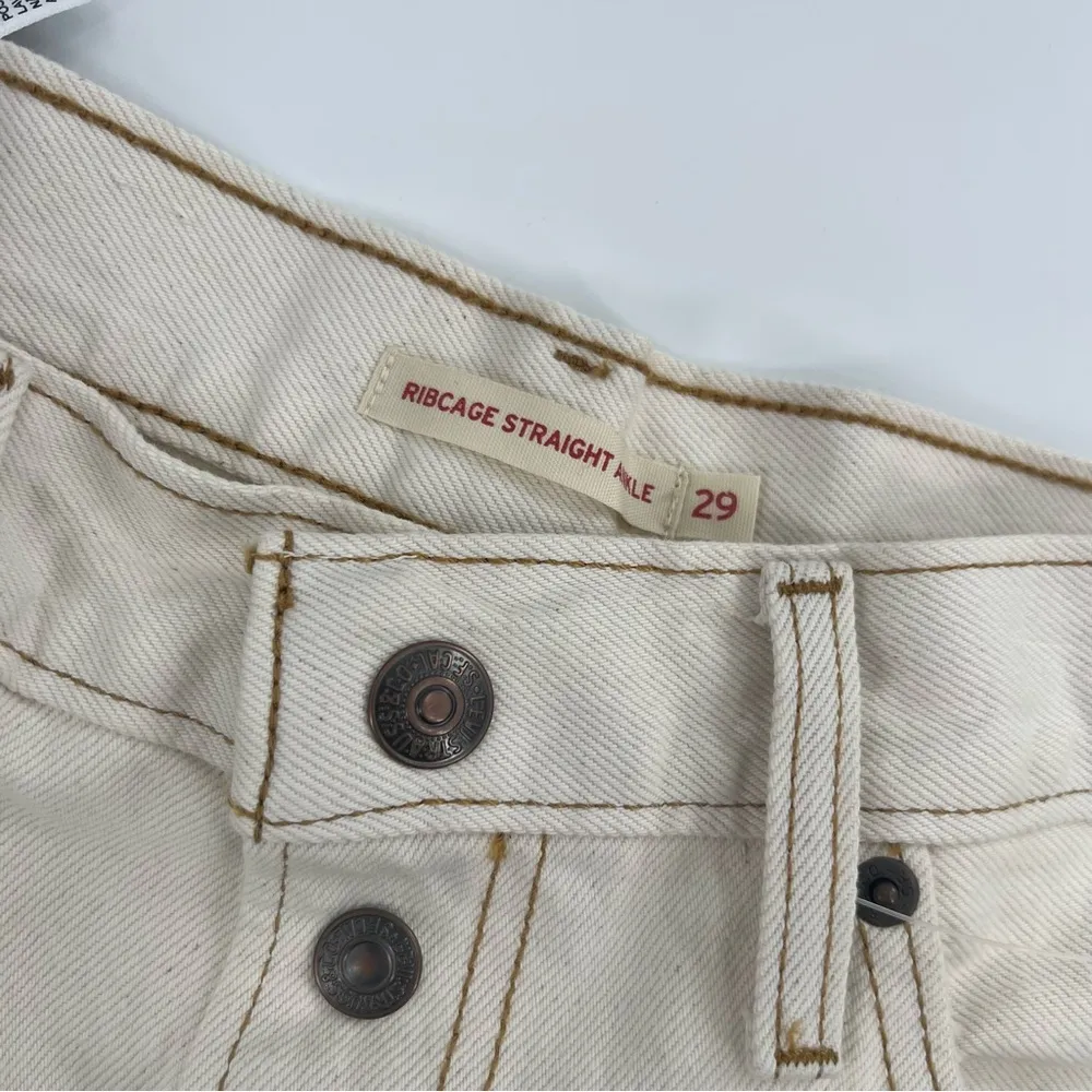 Levi’s Snap Ribcage Straight Ankle Sz 29 Barely Freezing with Damage - Image 4