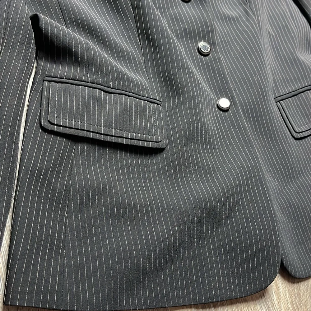 Tahari Arthur S. Levine Black Pinstripe Blazer Size 6 - Image 4