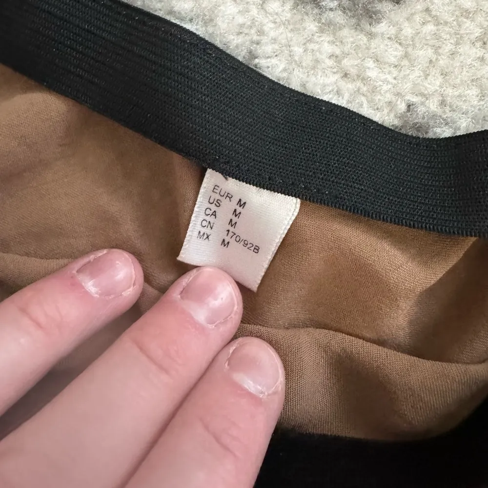 Gold satin slip skirt Size M - Image 2