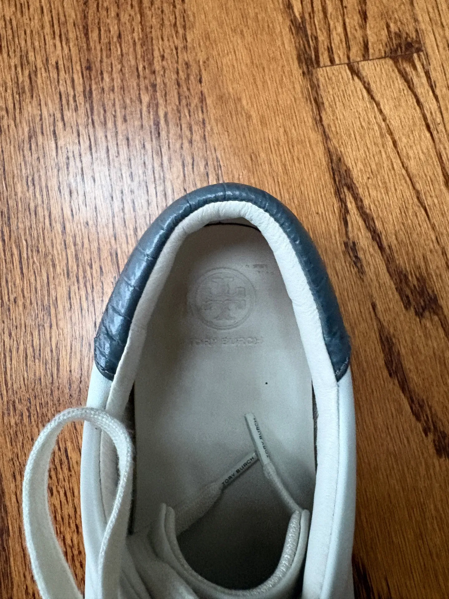 Tory Burch T Logo Ivory and Gray Leather Sneakers - Image 10