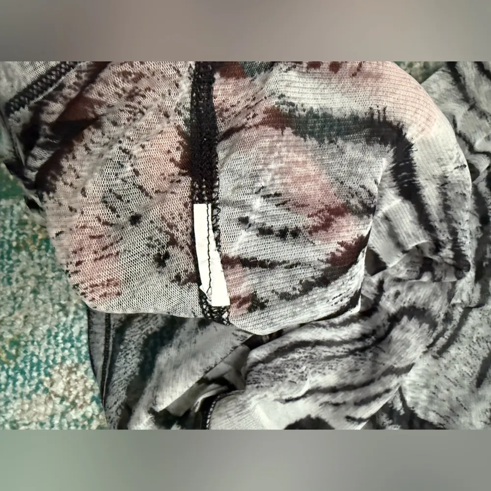 Karen Kane Lifestyle sheer zebra print t-shirt, size large - Image 7