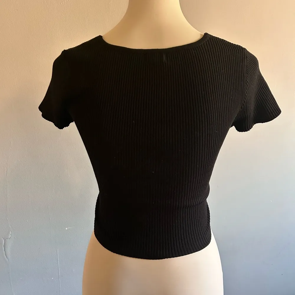 Blu Pepper Black Ribbed Cross Over Wrap Crop Top | Size: L - Image 4