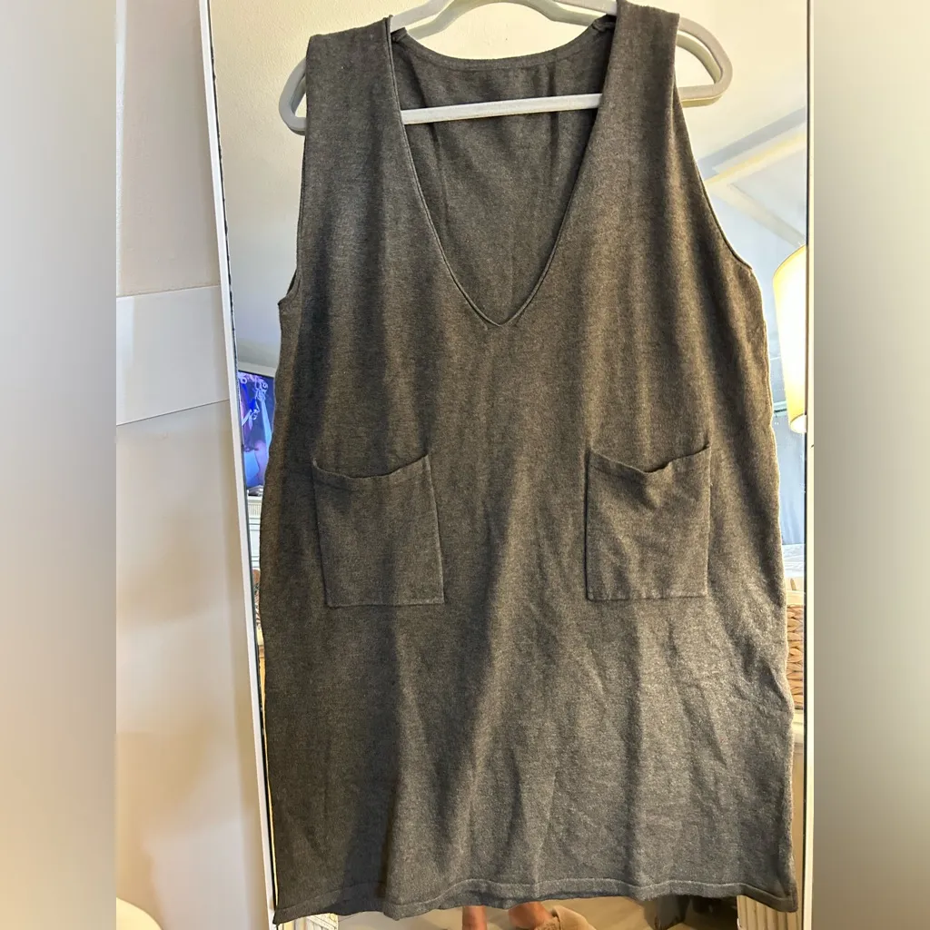 NEW Dark Gray V Neck Sleeveless Knitted Short Sweater Dress with Pockets XL - Image 3