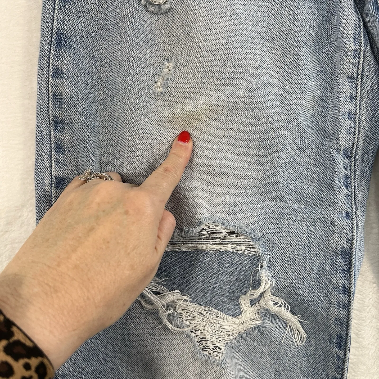 Levi's Sz 25 Premium Baggy Dad Jeans Slouchy Women’s Distressed Holes Grunge - Image 3