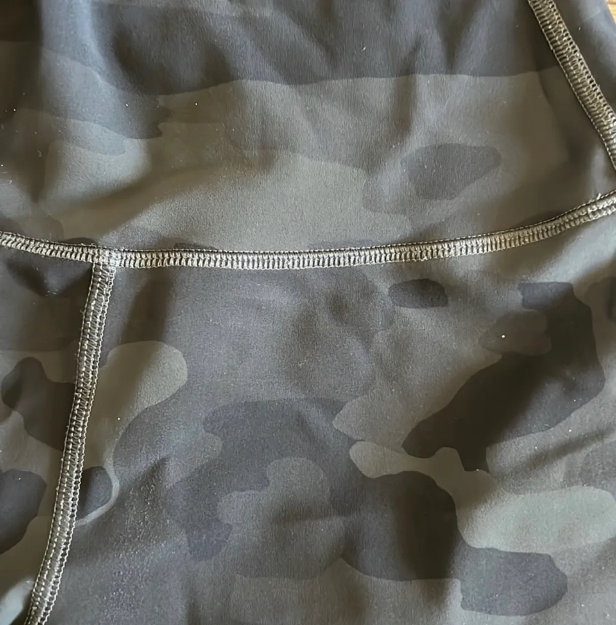 Alo Camo Leggings - Image 3