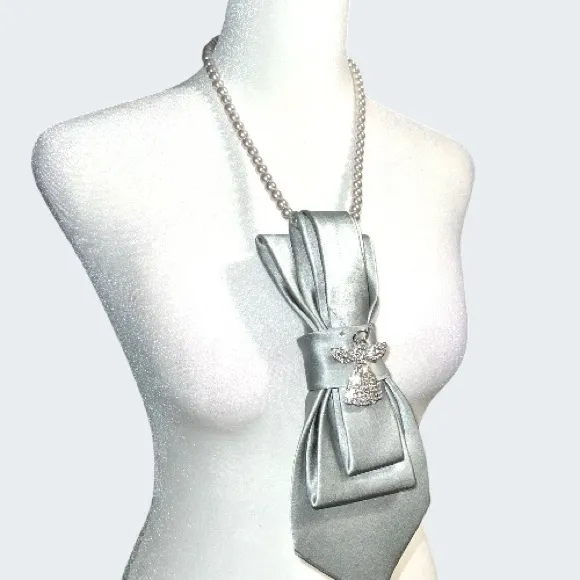 “Dainty Dapper”Elegant Silver necktie necklace with angel brooch - Image 3