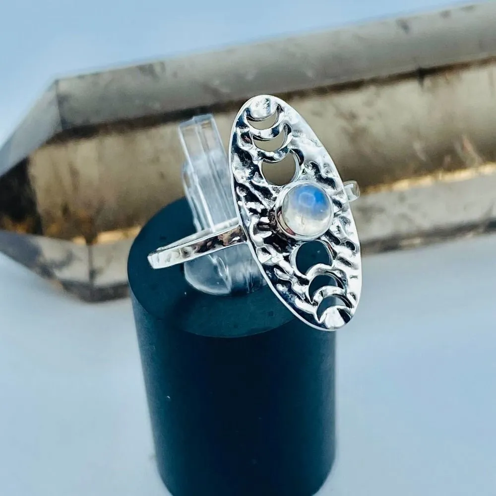 Moonstone Hammered Sterling Silver Moon Phase Ring Size 6 - Image 4