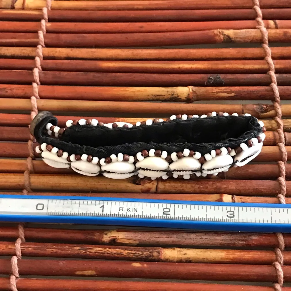 Cowrie Shell Beaded Bracelet - Image 5
