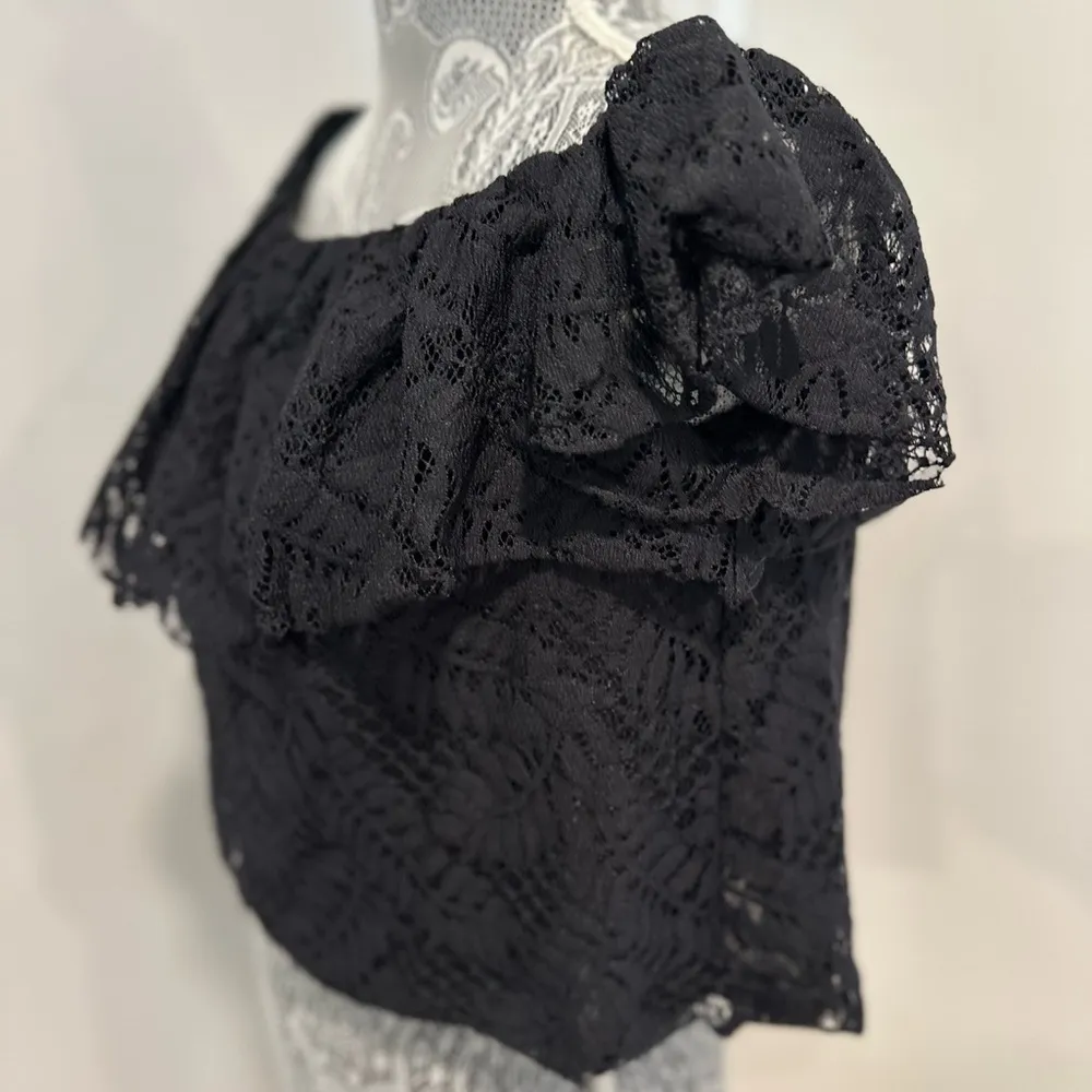 Womens Guess Sz: M Sasha Off-The-Shoulder Black Lace Lined Blouse. Grip elastic. - Image 7