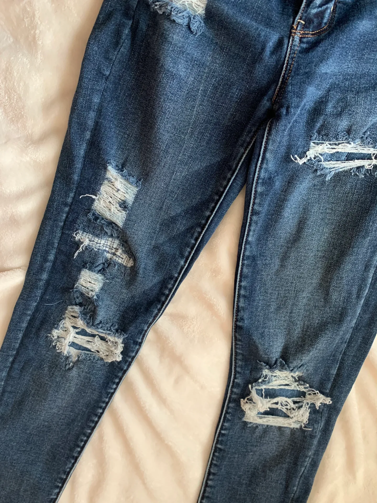 American Eagle Jeans - Image 3