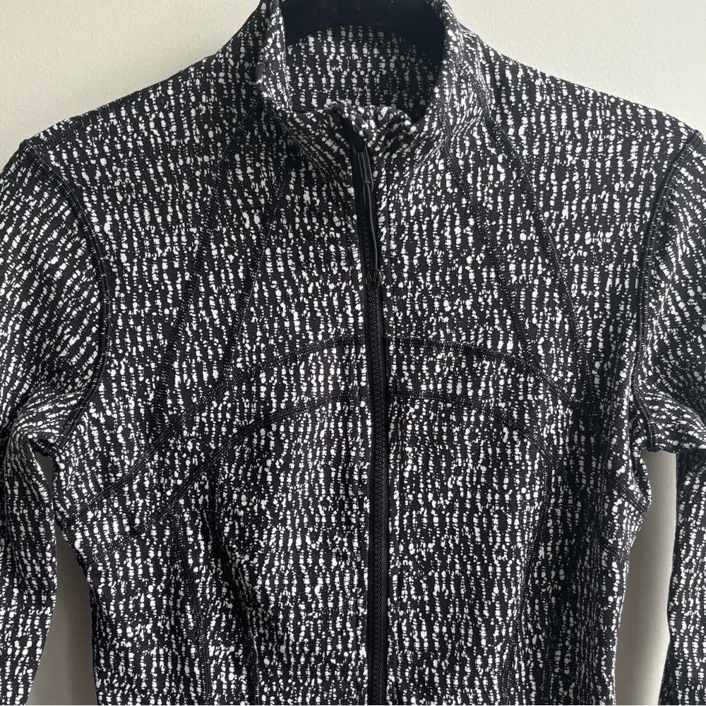 Lululemon Define Jacket 6 Athleisure workout yoga layered‎ travel streetwear - Image 3