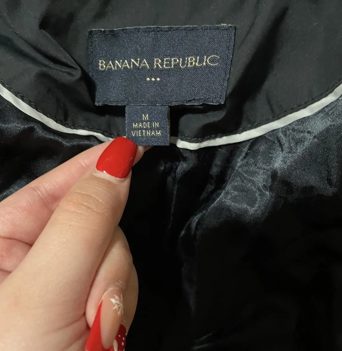 Banana Republic Puffer Coat Black - Image 5